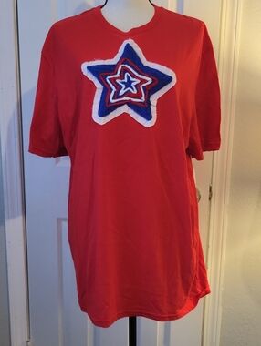 Women's Red Star Graphic Tee - Unbranded